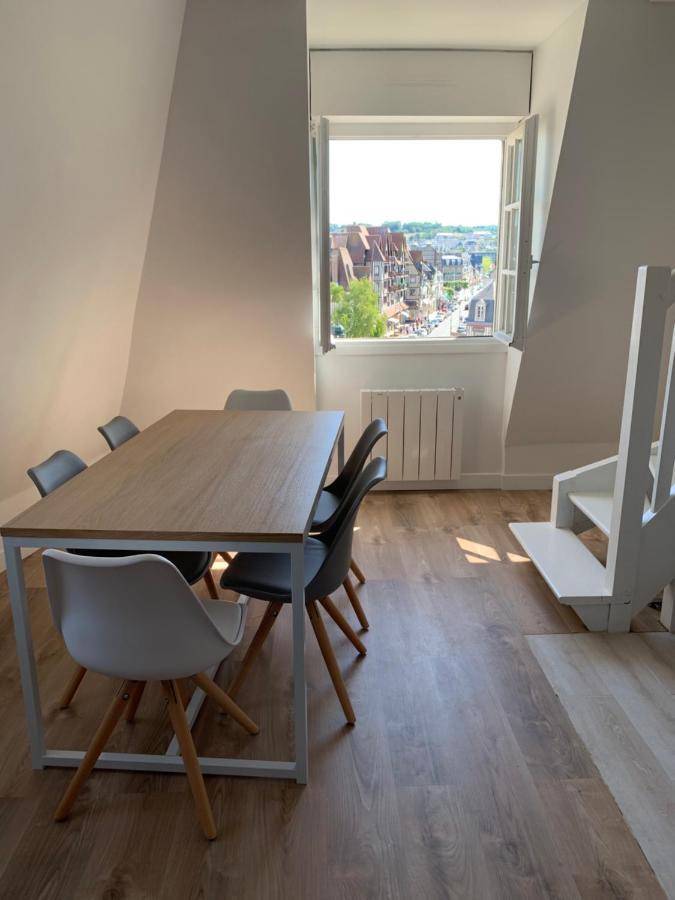 Duplex Au Coeur De Deauville Avec Vue Imprenable Et Parking Prive Luaran gambar